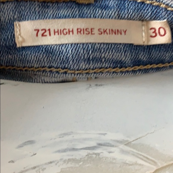 Levi’s 721 high rise distressed skinny - Picture 7 of 7